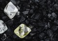 钻石原石价格缓慢回升，国际开采巨头De Beers、 Alrosa均恢复销售
